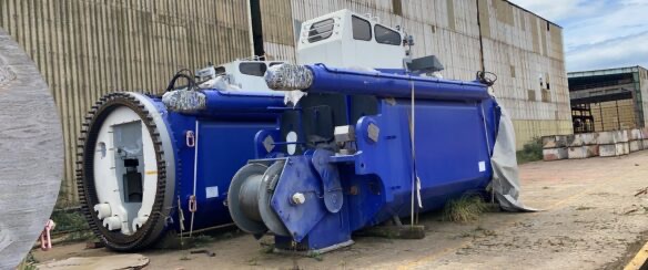 60 TON LIEBHERR SHIP CRANE FOR SALE – MODEL: CBW 60/15 ELECTRO-HYDRAULIC CYLINDER LUFFING DECK CRANE