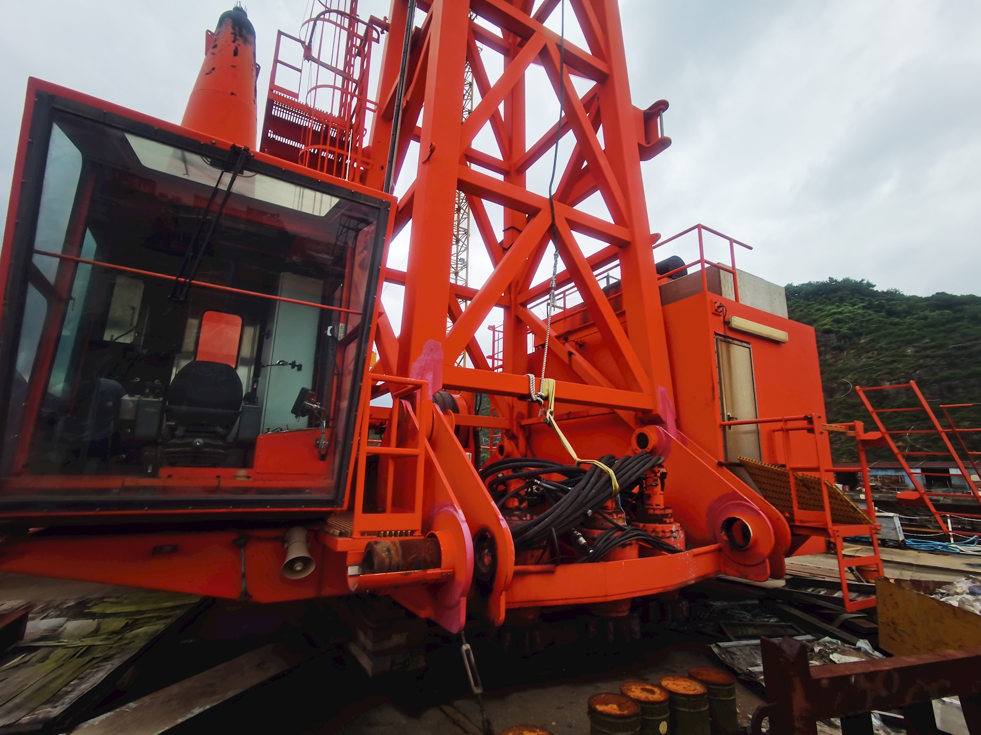250 tons Seatrax crane for sale