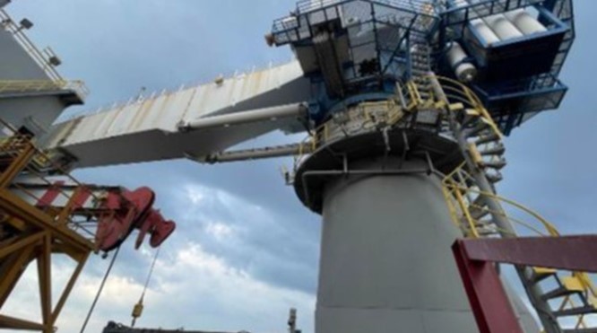 165 tons AHC knuckle boom offshore crane